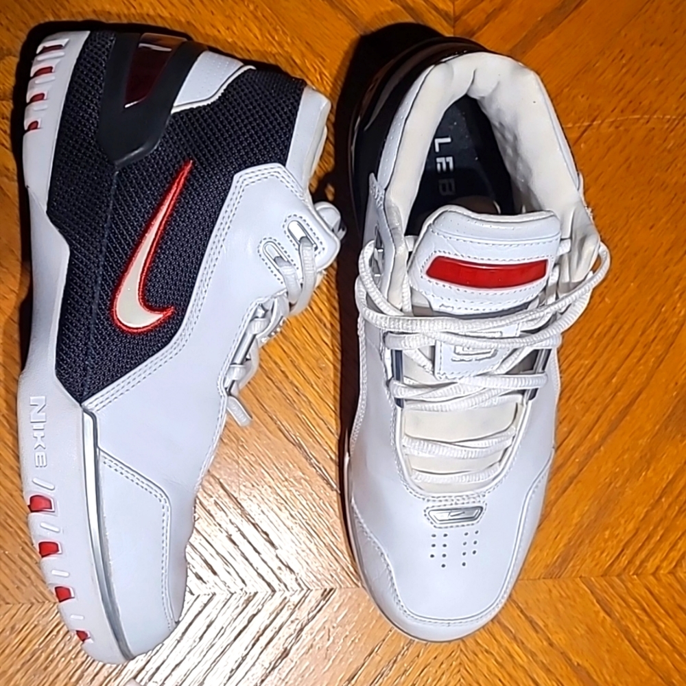 Nike sz.8 Air Zoom Generation LeBron 1